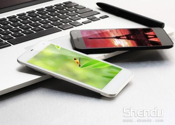 芙蓉姐姐定制手機駕到 參數配置高清圖曝光 芙蓉姐姐定制手機駕到 參數配置高清圖曝光