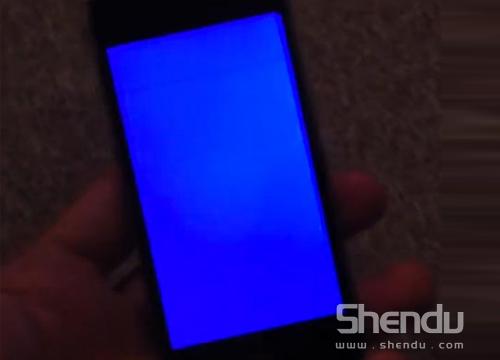 蘋果iPhone 5s慘爆藍屏問題 果粉們要失望了 蘋果iPhone 5s慘爆藍屏問題 果粉們要失望了
